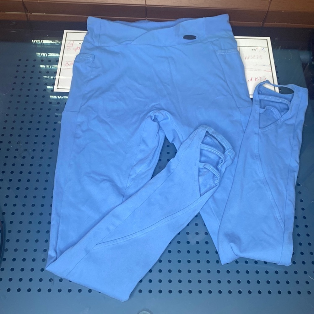Ultra soft gym shark working leggings. Pockets!